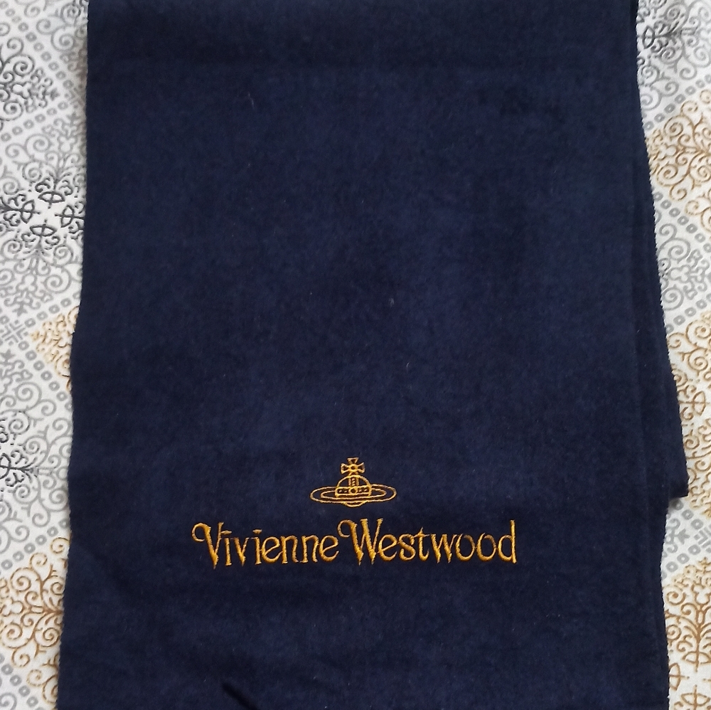 Vivienne Westwood - Picture 1 of 2